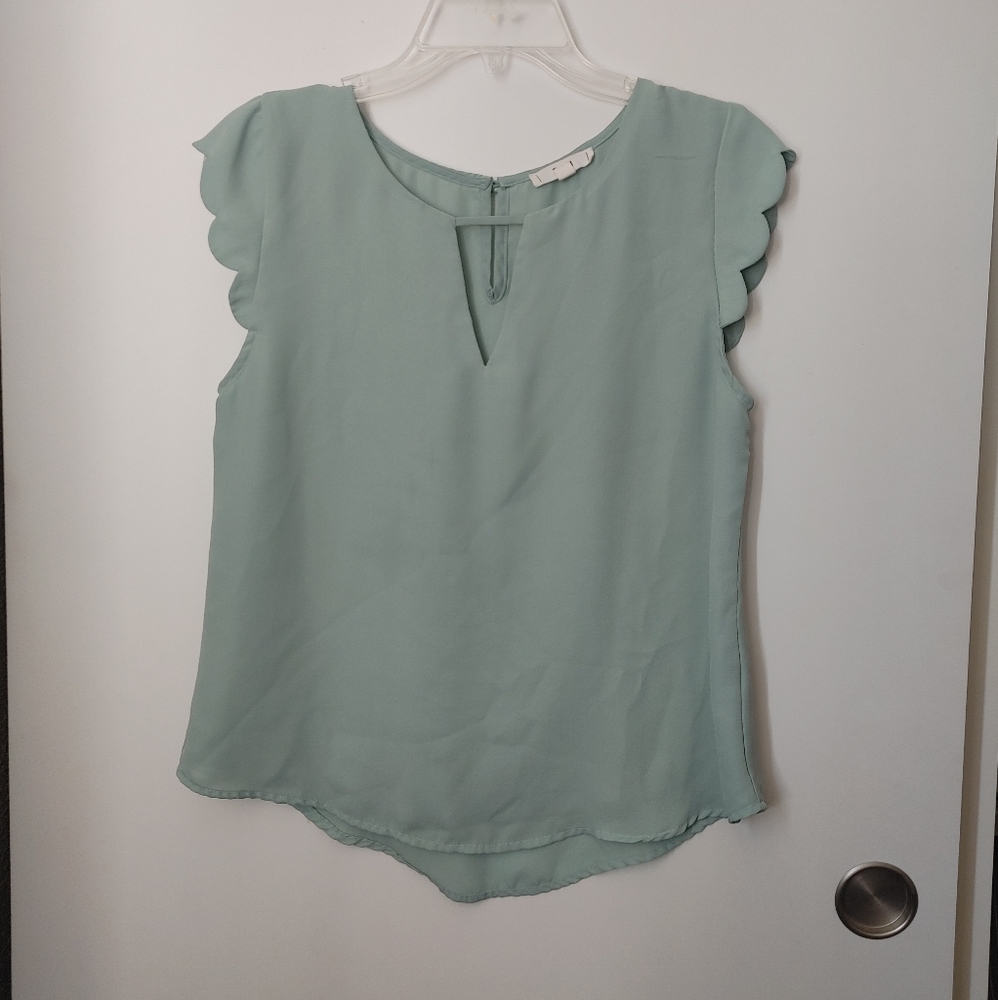 Scalloped sleeve blouse